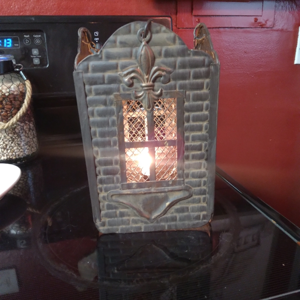 Hanging lantern